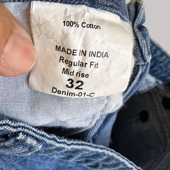 Dressberry Distressed Women's Cotton Denim Shorts 32 W/ Frayed Hem & Pockets - Picture 12 of 12